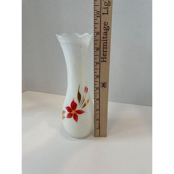 Vintage hand blown, hand painted milk glass bud vase - Picture 5 of 5